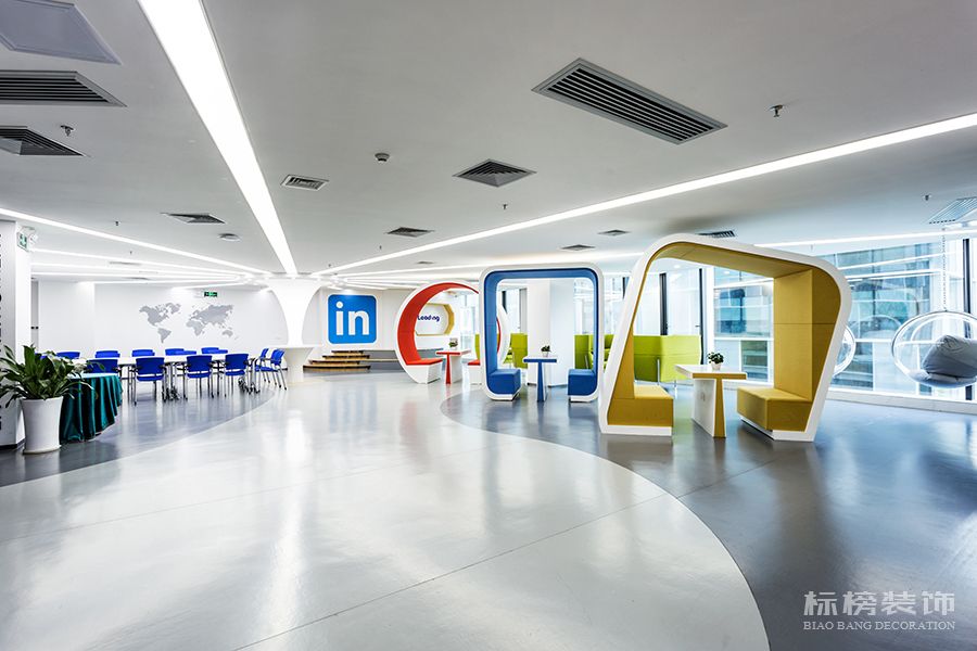 高層龍崗辦公室裝修怎么顯得有企業(yè)文化，體現(xiàn)公司特色